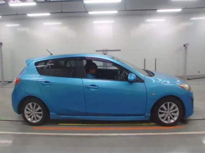 Mazda AXELA