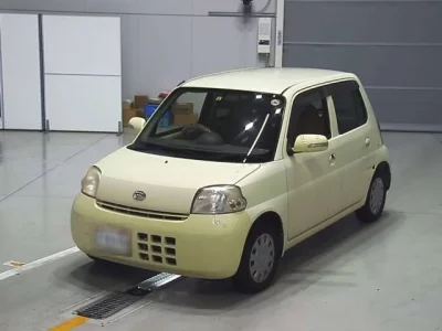 Daihatsu Esse