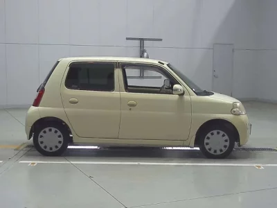 Daihatsu Esse