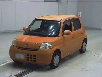 Daihatsu Esse