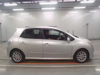 Toyota BLADE