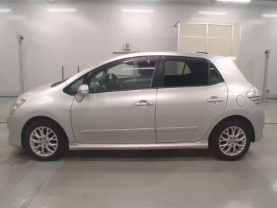 Toyota BLADE