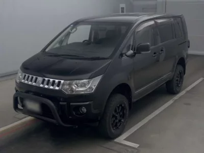 Mitsubishi DELICA D5