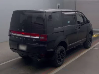Mitsubishi DELICA D5