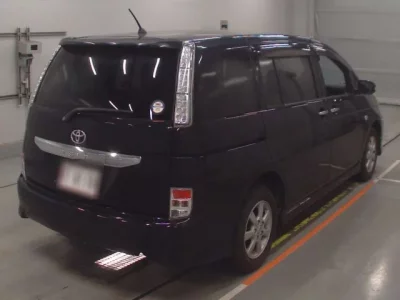 Toyota ISIS
