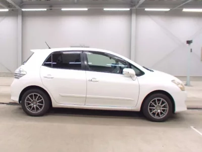 Toyota BLADE