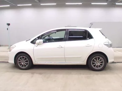 Toyota BLADE
