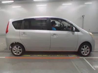 Toyota PASSO SETTE