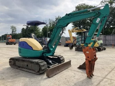 KOMATSU PC40MR-1