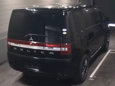 Mitsubishi DELICA D5