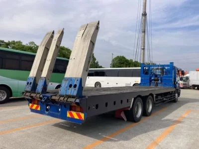 Isuzu TRUCK
