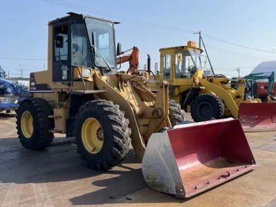 KOMATSU WA100-1