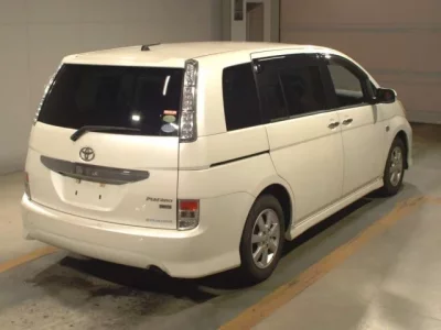 Toyota ISIS
