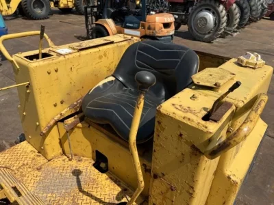 KOMATSU D20P-5