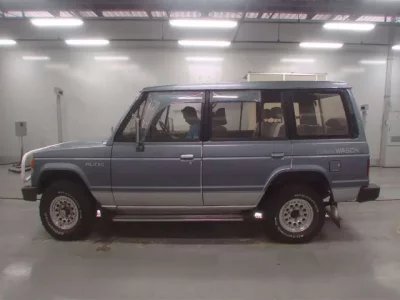 Mitsubishi PAJERO