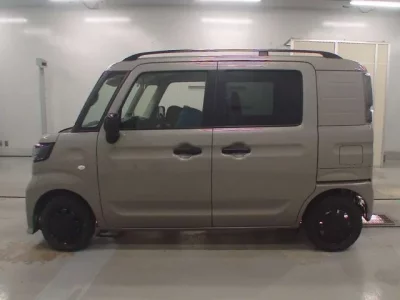 Suzuki SPACIA BASE
