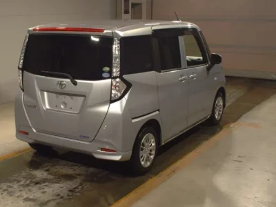 Toyota TANK