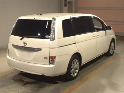 Toyota ISIS