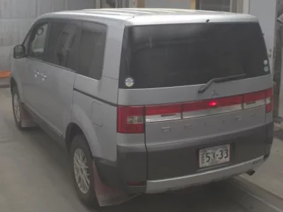Mitsubishi DELICA D5