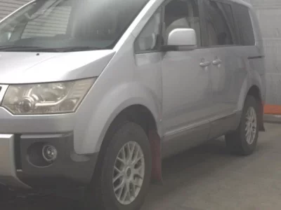 Mitsubishi DELICA D5
