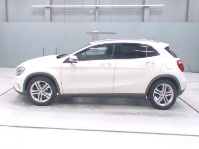 Mercedes-Benz GLA CLASS