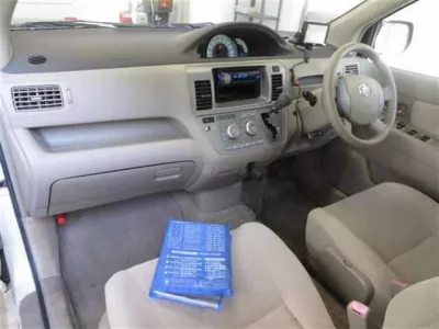 Toyota RAUM