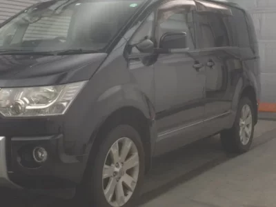 Mitsubishi DELICA D5