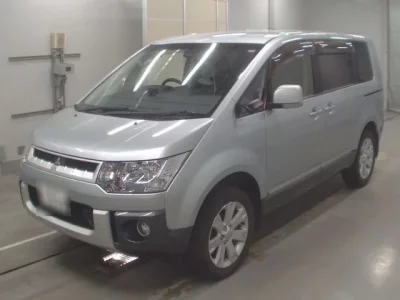 Mitsubishi DELICA D5