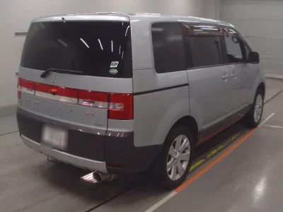 Mitsubishi DELICA D5