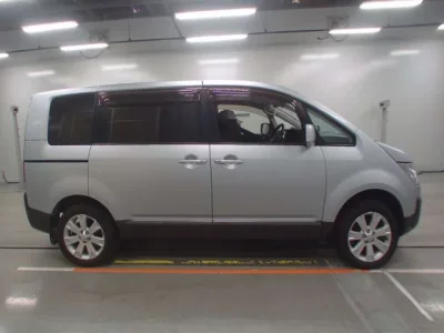Mitsubishi DELICA D5