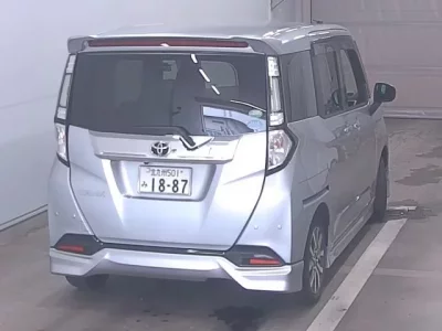 Toyota TANK