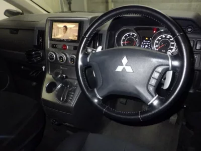 Mitsubishi DELICA D5