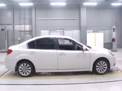 Subaru LEGACY B4