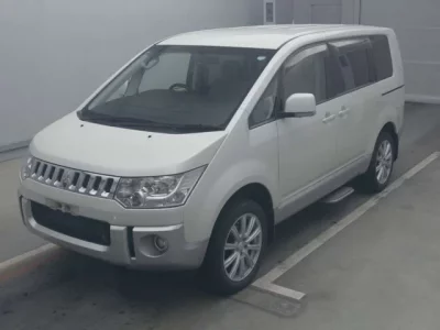 Mitsubishi DELICA D5