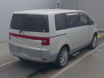 Mitsubishi DELICA D5