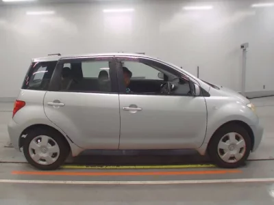 Toyota IST