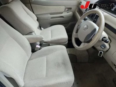 Toyota RAUM