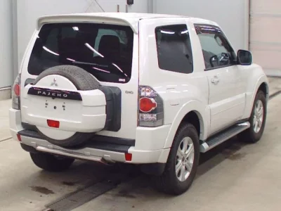 Mitsubishi PAJERO