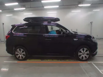 Mitsubishi OUTLANDER PHEV