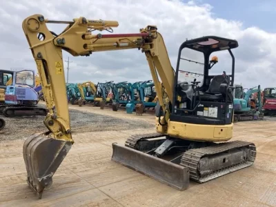 KOMATSU PC38UU-6