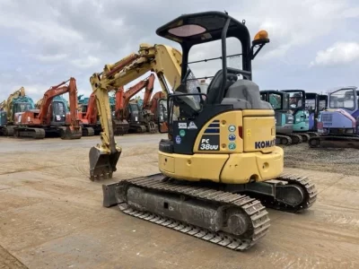 KOMATSU PC38UU-6