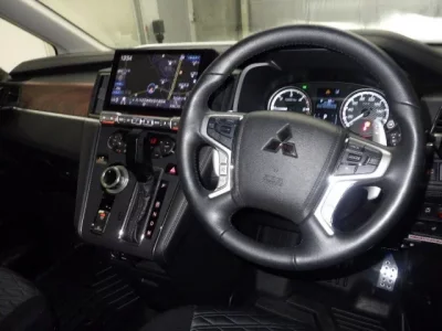 Mitsubishi DELICA D5