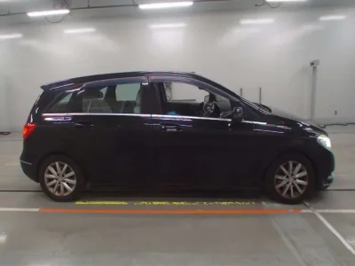 Mercedes-Benz B CLASS
