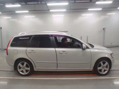 Volvo V50