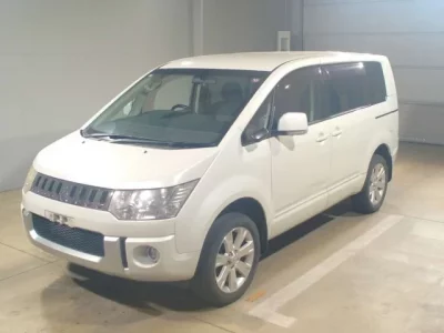Mitsubishi DELICA D5