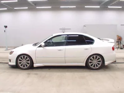 Subaru LEGACY B4