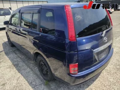 Toyota ISIS