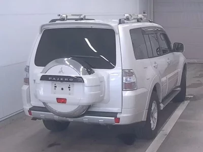 Mitsubishi PAJERO