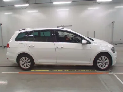 Volkswagen GOLF VARIANT