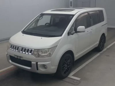 Mitsubishi DELICA D5
